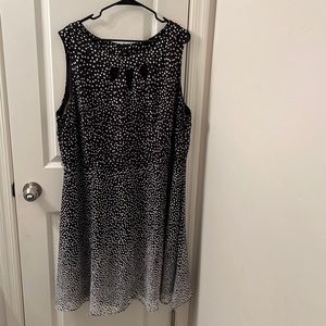 Black and white polka dot dress. Size 22W.